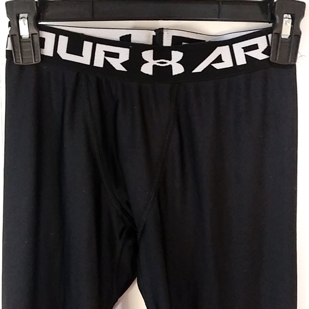 Under Armour Heat Gear Boys black Athletic Shorts